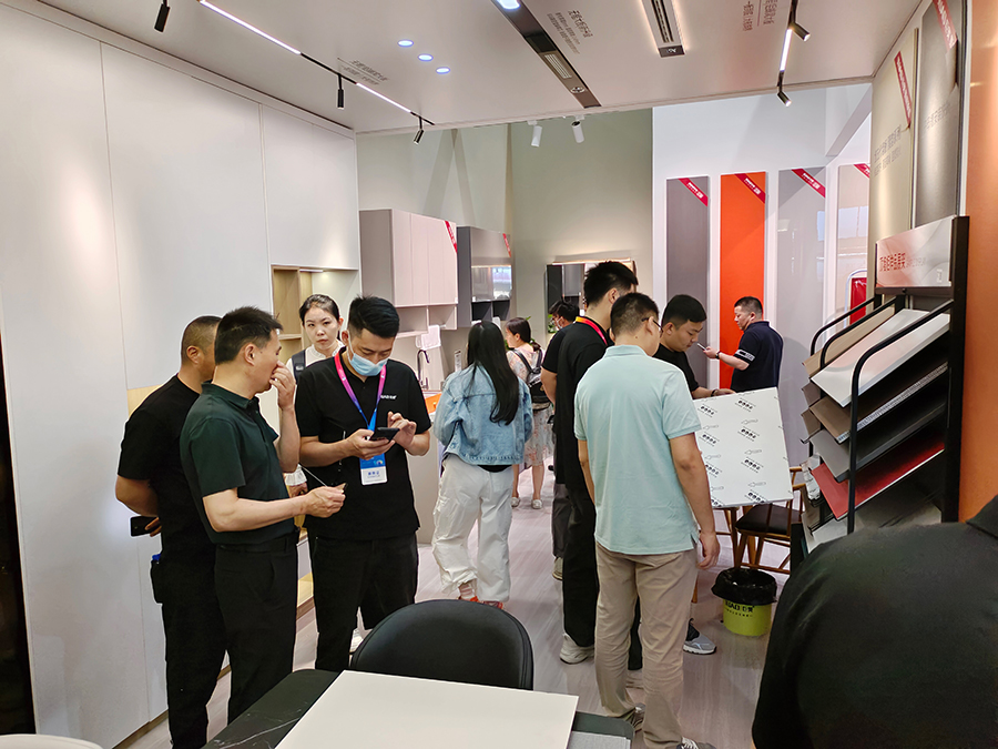 巨奧全屋頂墻柜效果 巨奧全屋頂墻柜效果